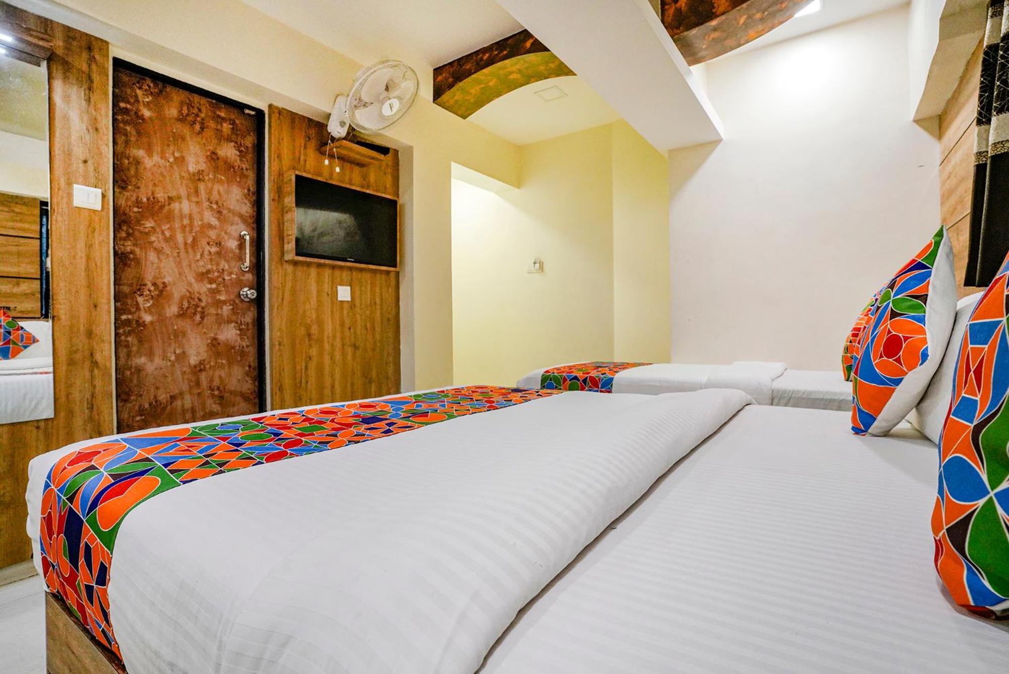 Fabexpress Amber Corp Inn - Nr Nesco Exhibition Center Мумбаи Экстерьер фото