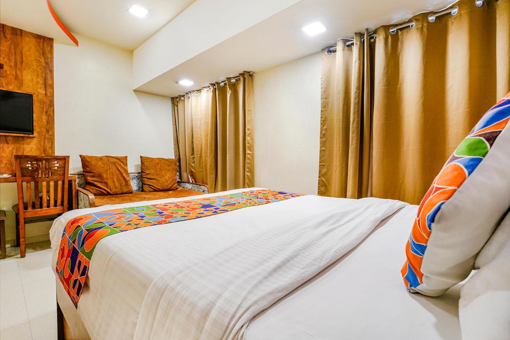 Fabexpress Amber Corp Inn - Nr Nesco Exhibition Center Мумбаи Экстерьер фото